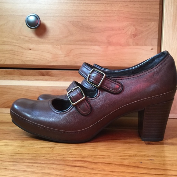 Clark’s Artisan Collection Passion Brown Heels - Picture 4 of 16